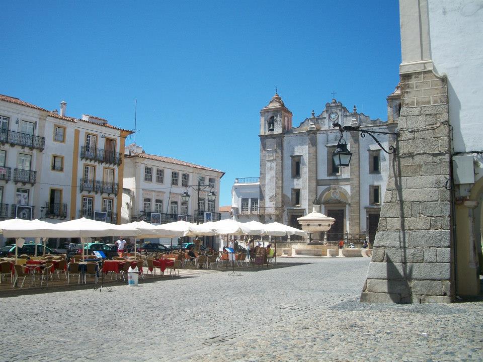 Piazza-di-Evora-Portogallo