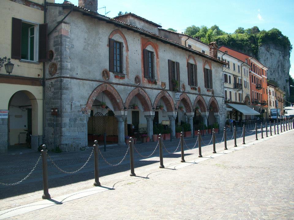 Arona-Piazza