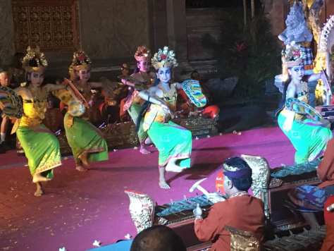 danza-balinese-ubud-palace-bali